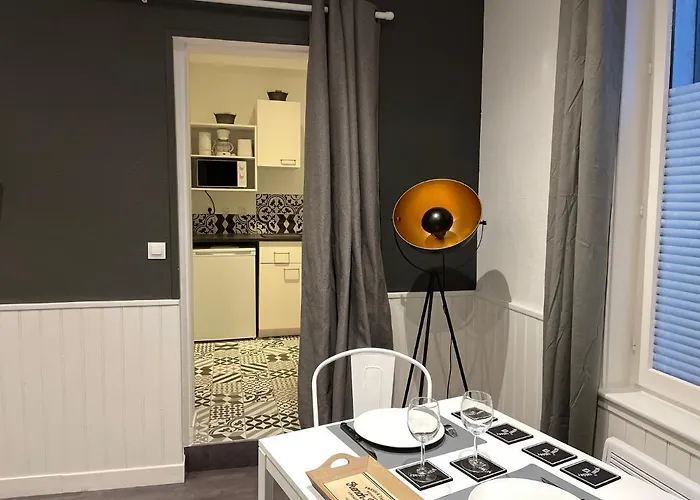 Les De Claire * Ονφλέρ