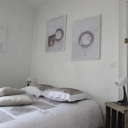 Апартаменты Les Gites De Claire & Antoine *