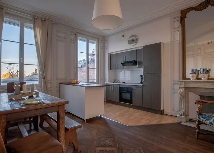 Les De Claire Apartman