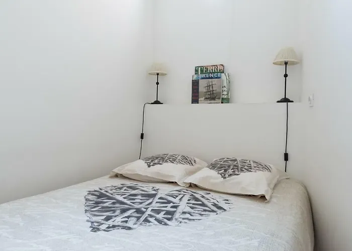 Les De Claire Apartman