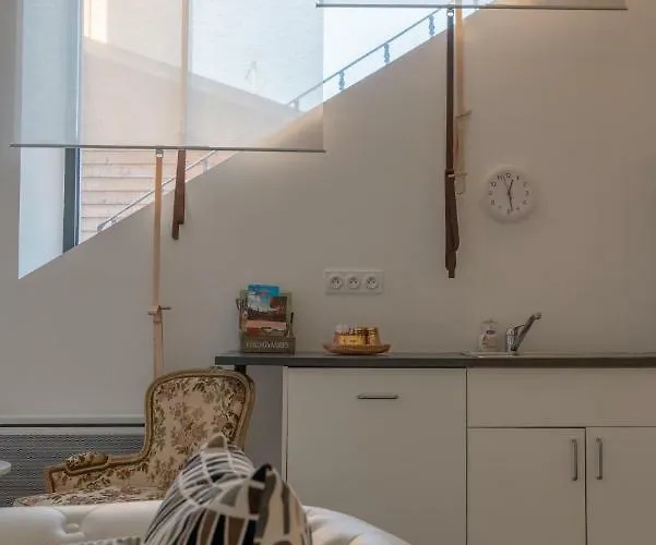 Les De Claire Apartman *